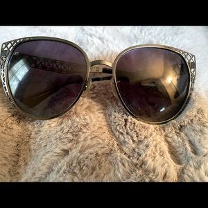 Prive Revaux Sunglasses w/ fun detail cat eye